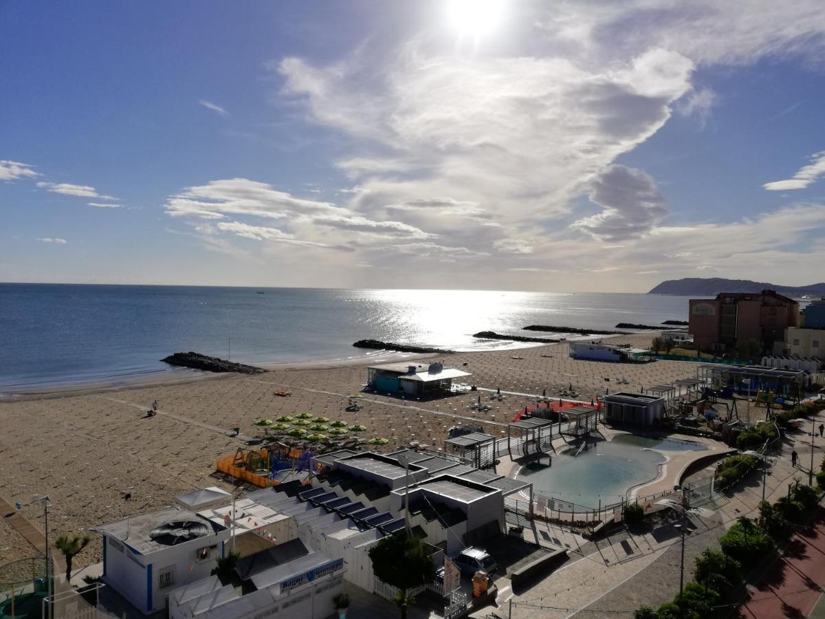 Hotel Villa Rosa Misano Adriatico Exterior photo
