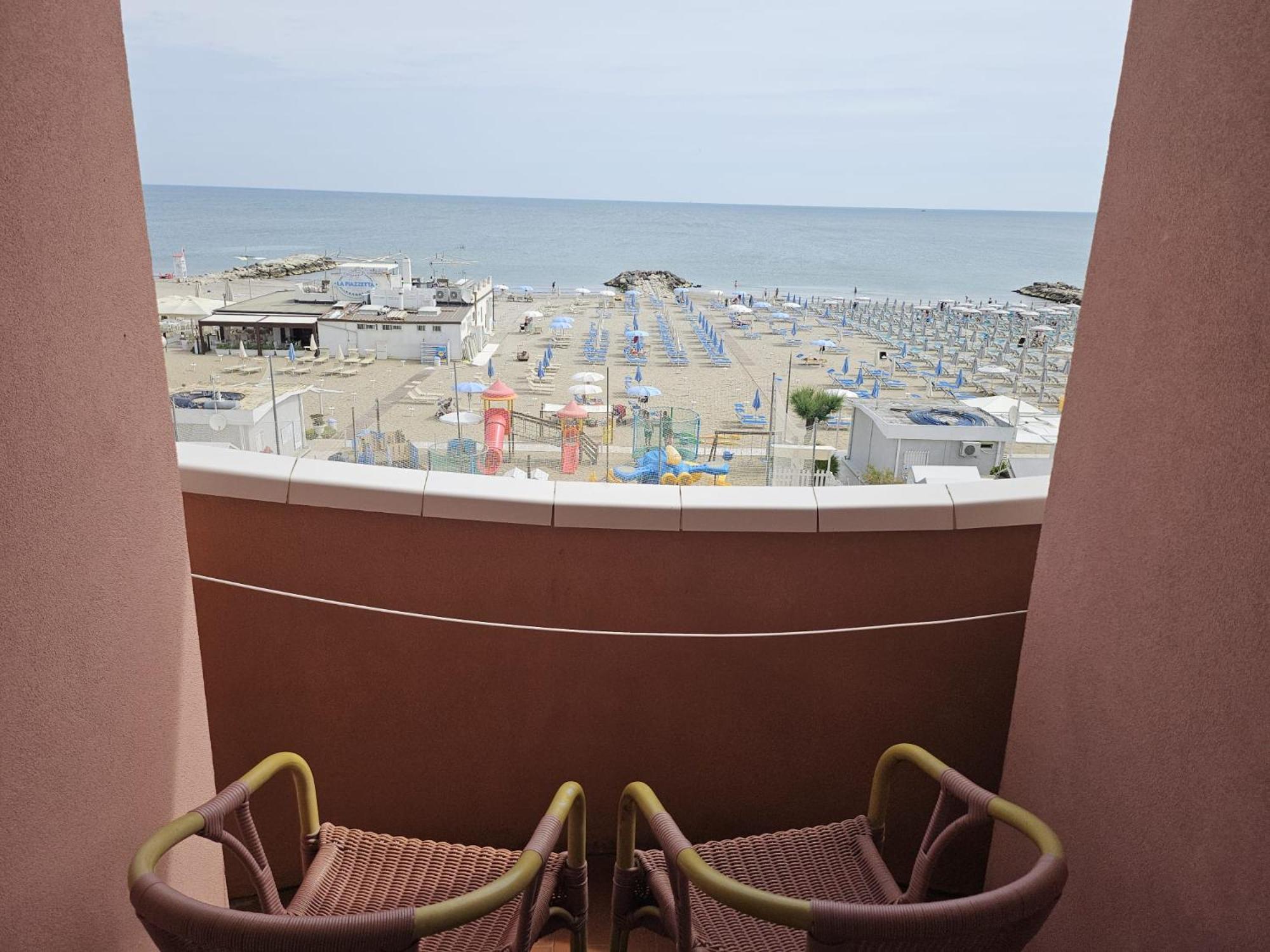Hotel Villa Rosa Misano Adriatico Exterior photo