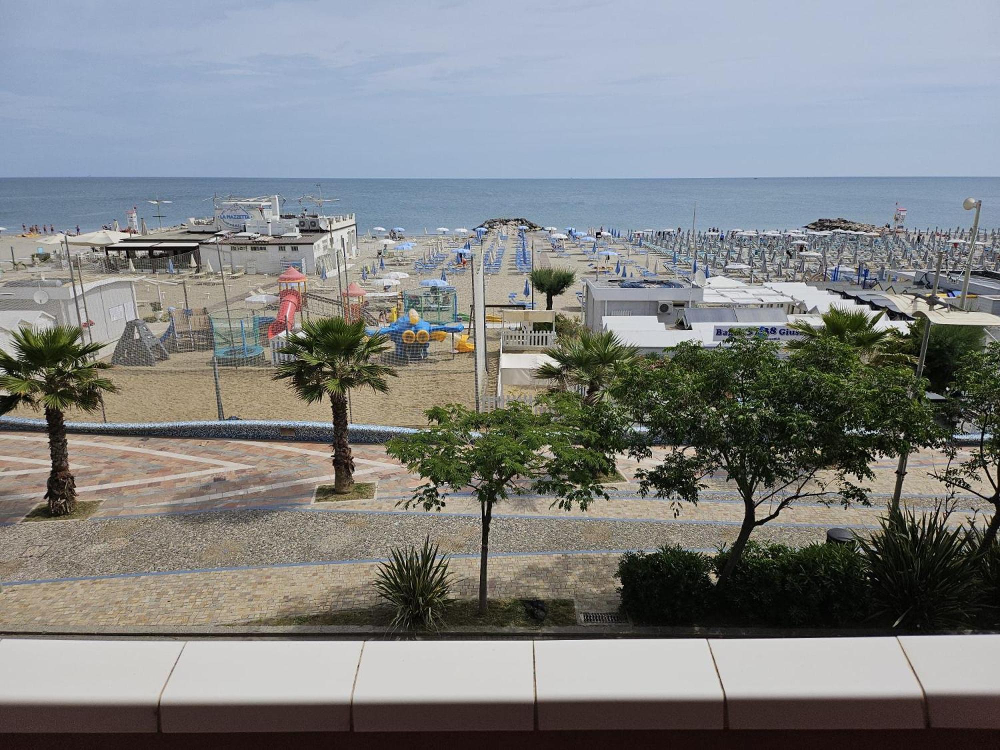 Hotel Villa Rosa Misano Adriatico Exterior photo